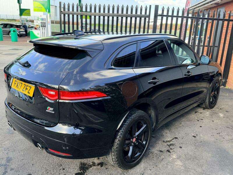 2017 JAGUAR F-PACE 2017 JAGUAR F-PACE