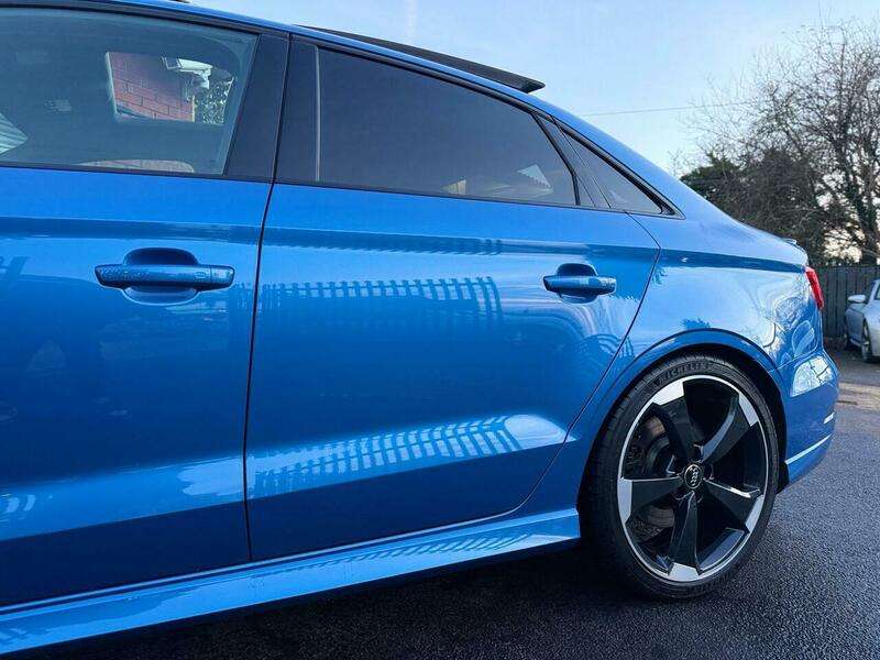 null AUDI RS3 null AUDI RS3