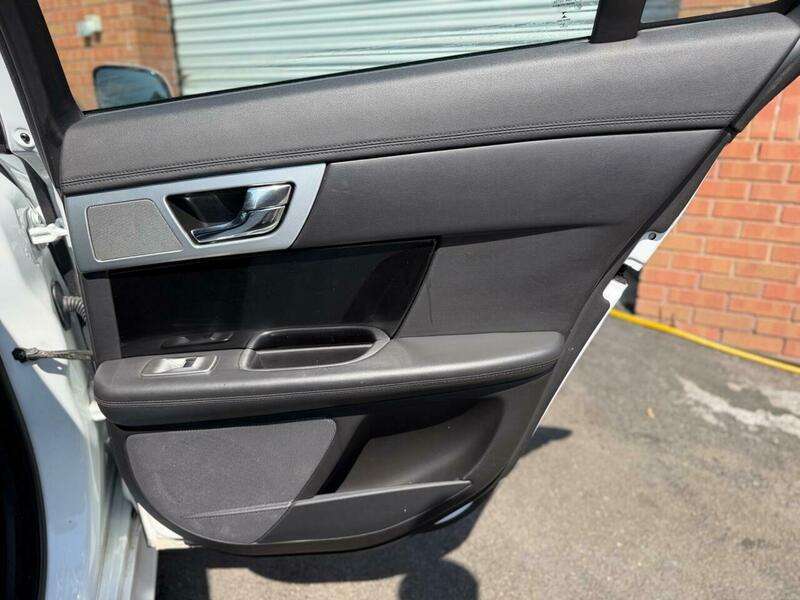 2014 JAGUAR XF 2014 JAGUAR XF