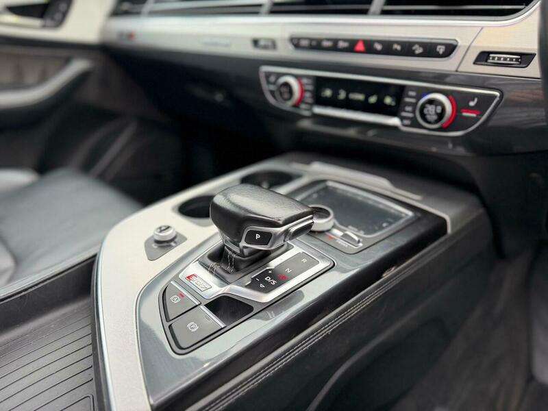 2017 AUDI SQ7 2017 AUDI SQ7