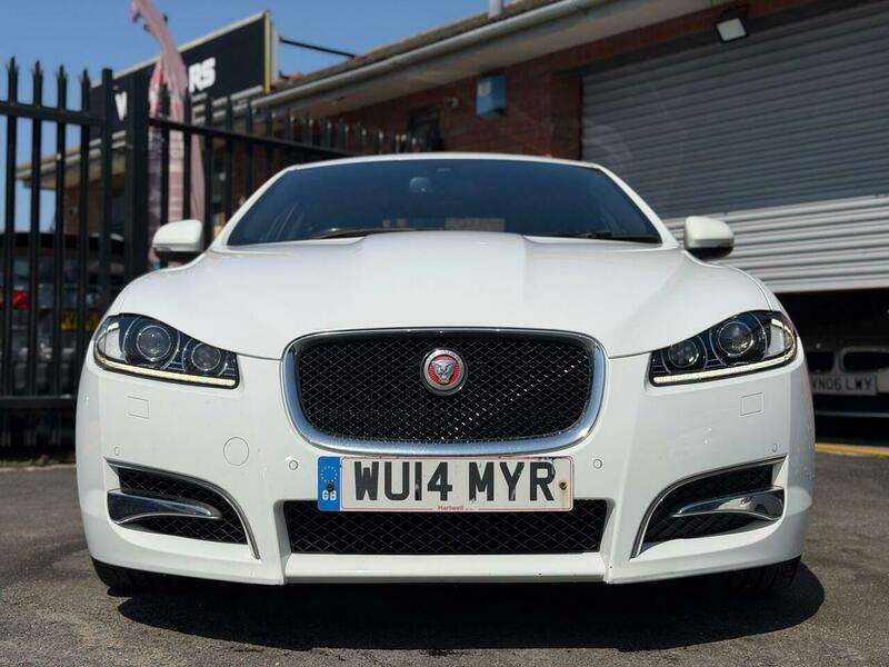 A 2014 JAGUAR XF 3.0d S V6 Premium Luxury Auto Euro 5 (s/s) 4dr A 2014 JAGUAR XF 3.0d S V6 Premium Luxury Auto Euro 5 (s/s) 4dr