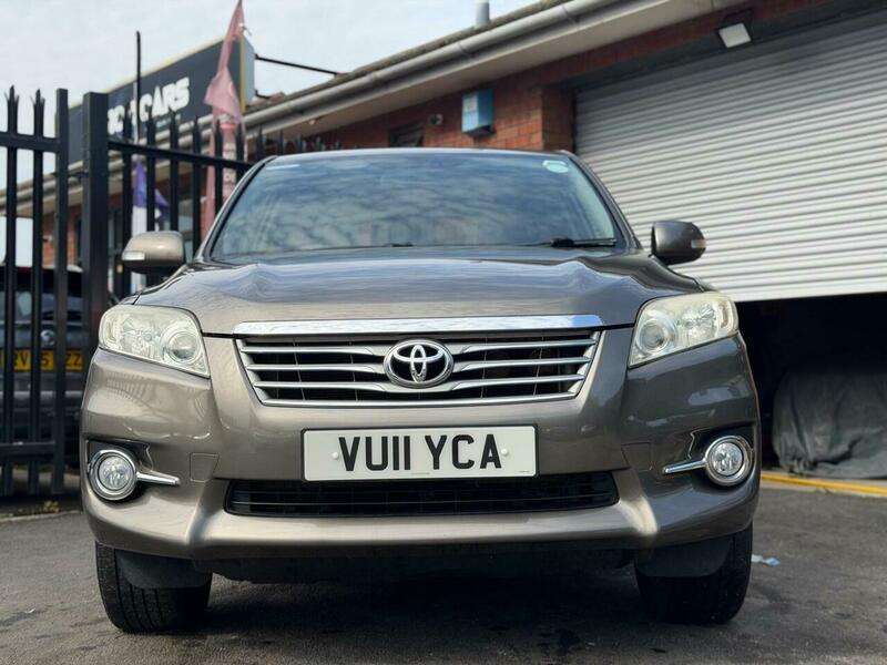 A 2011 TOYOTA RAV4 2.2 D-4D XT-R 4WD Euro 5 5dr A 2011 TOYOTA RAV4 2.2 D-4D XT-R 4WD Euro 5 5dr