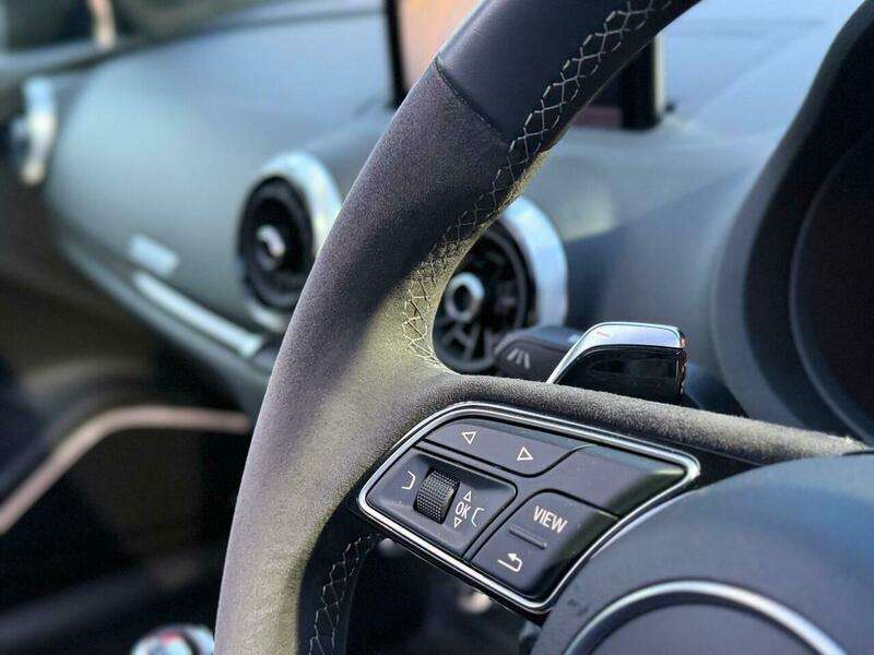 null AUDI RS3 null AUDI RS3