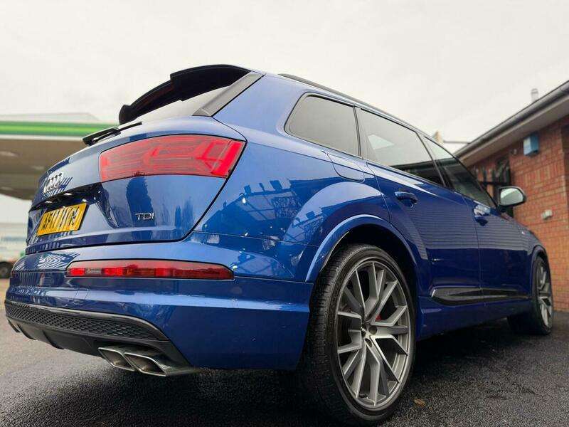 2017 AUDI SQ7 2017 AUDI SQ7