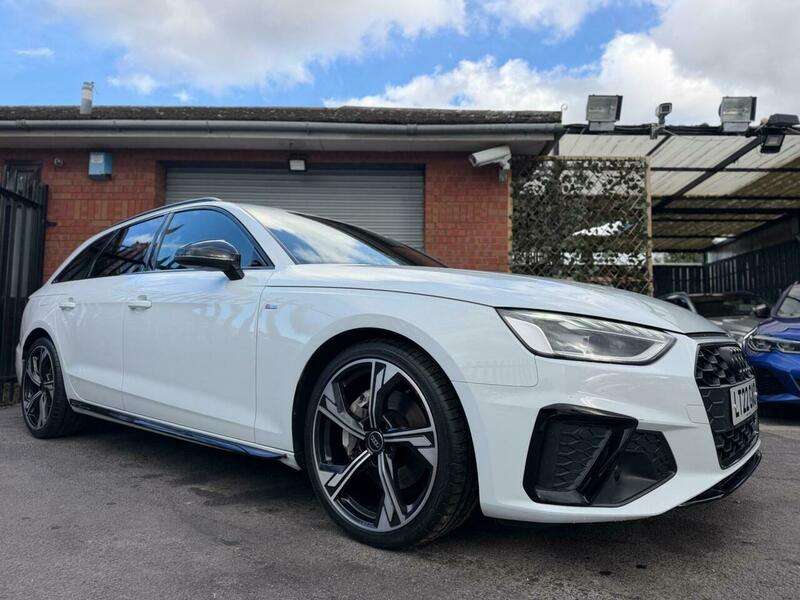 A 2022 AUDI A4 AVANT 2.0 TDI 40 Black Edition S Tronic quattro Euro 6 (s/s) 5dr A 2022 AUDI A4 AVANT 2.0 TDI 40 Black Edition S Tronic quattro Euro 6 (s/s) 5dr