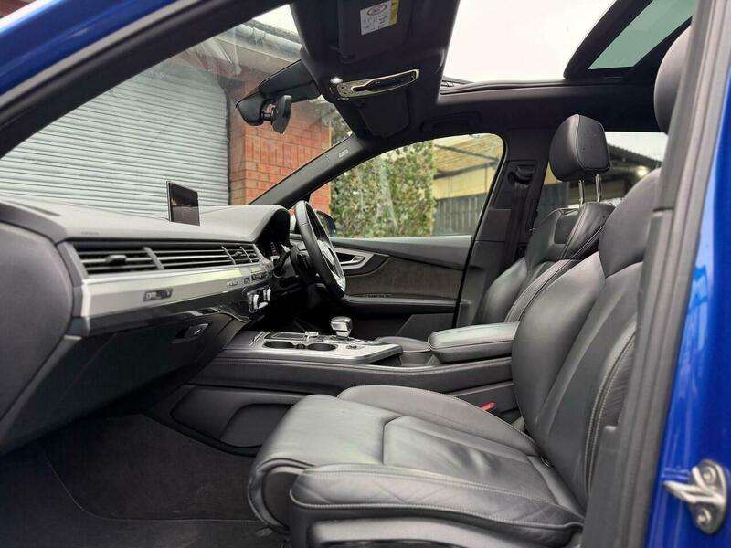 2017 AUDI SQ7 2017 AUDI SQ7