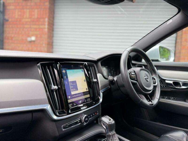 2018 VOLVO V90 2018 VOLVO V90