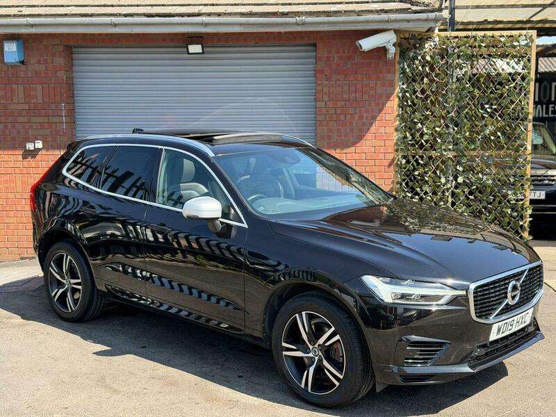 A 2019 VOLVO XC60 2.0h T8 Twin Engine 11.6kWh R-Design Auto AWD Euro 6 (s/s) 5dr A 2019 VOLVO XC60 2.0h T8 Twin Engine 11.6kWh R-Design Auto AWD Euro 6 (s/s) 5dr