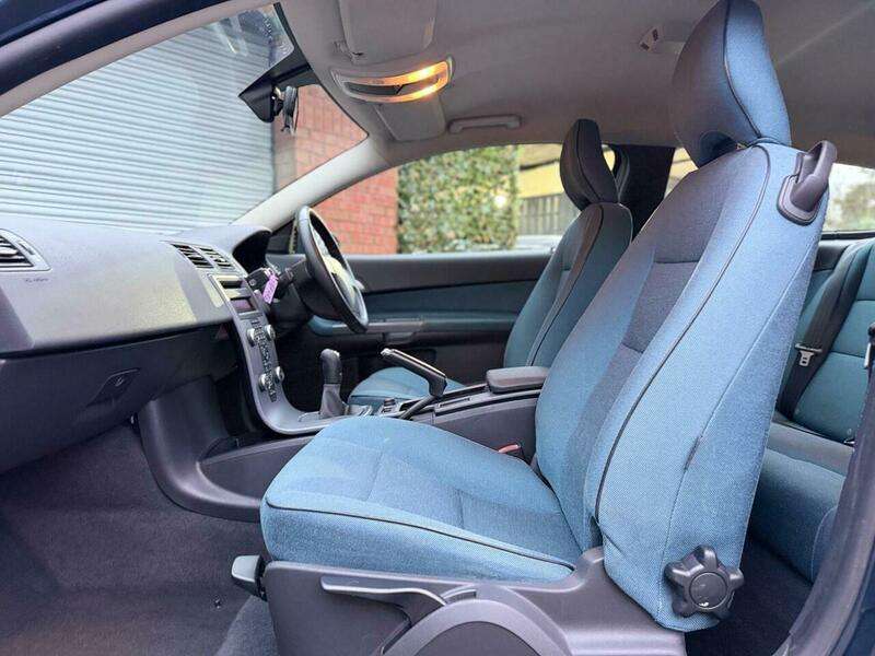 2011 VOLVO C30 2011 VOLVO C30