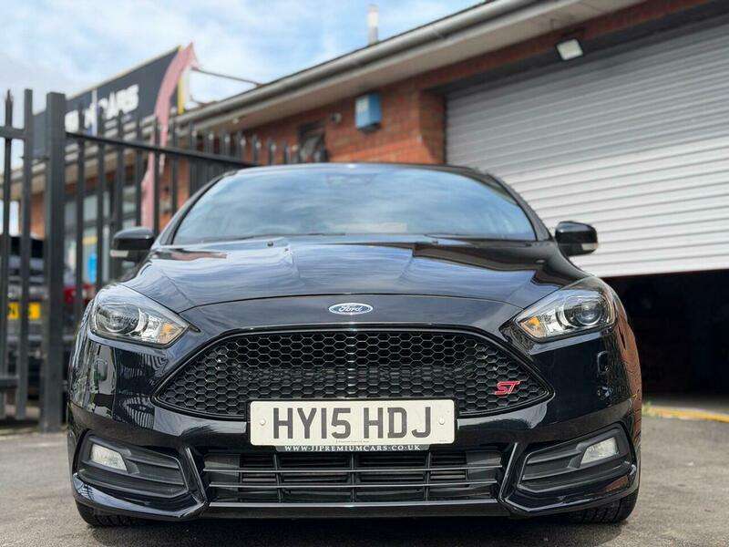 A 2015 FORD FOCUS 2.0T EcoBoost ST-3 Euro 6 (s/s) 5dr A 2015 FORD FOCUS 2.0T EcoBoost ST-3 Euro 6 (s/s) 5dr