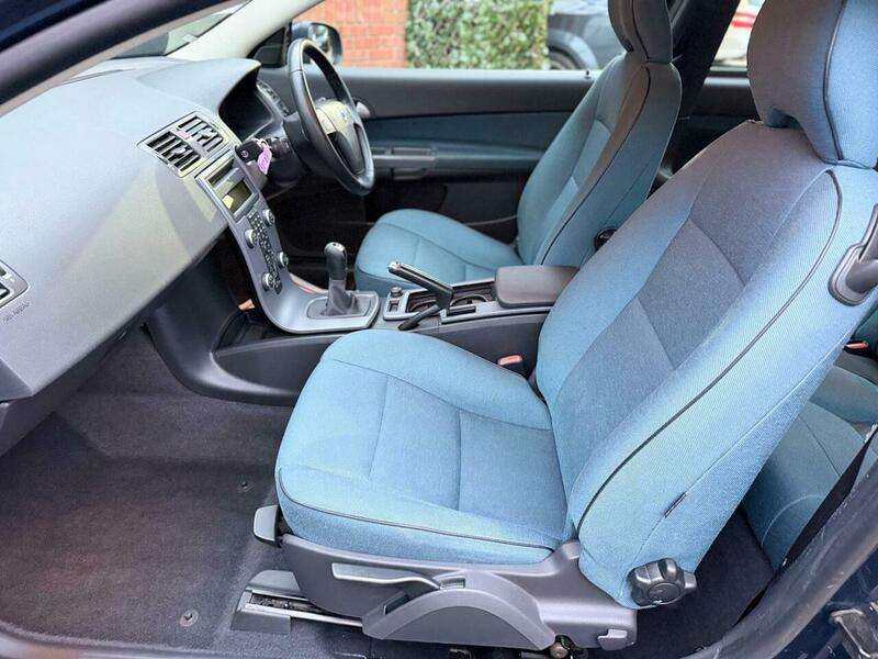 2011 VOLVO C30 2011 VOLVO C30