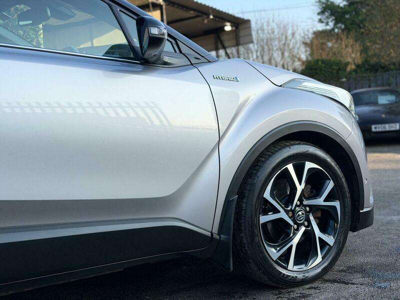 A 2017 TOYOTA C-HR 1.8 VVT-h Dynamic SUV 5dr Petrol Hybrid CVT Euro 6 (s/s) (122 ps) A 2017 TOYOTA C-HR 1.8 VVT-h Dynamic SUV 5dr Petrol Hybrid CVT Euro 6 (s/s) (122 ps)