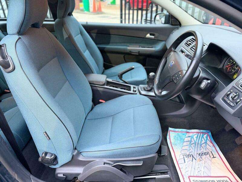 2011 VOLVO C30 2011 VOLVO C30