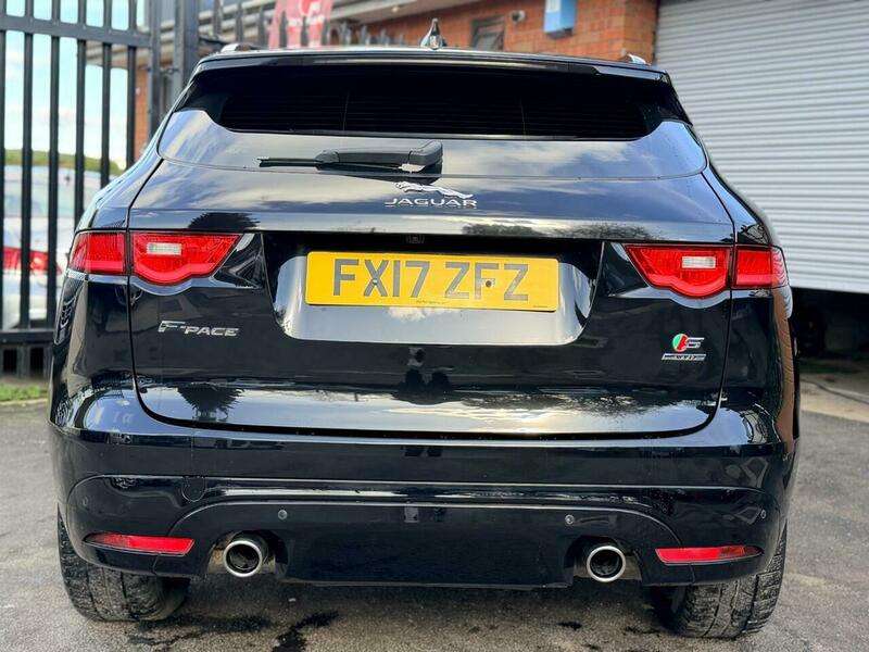 2017 JAGUAR F-PACE 2017 JAGUAR F-PACE