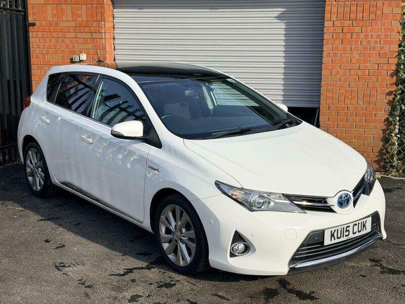 A 2015 TOYOTA AURIS 1.8 VVT-h Excel CVT Euro 5 (s/s) 5dr A 2015 TOYOTA AURIS 1.8 VVT-h Excel CVT Euro 5 (s/s) 5dr