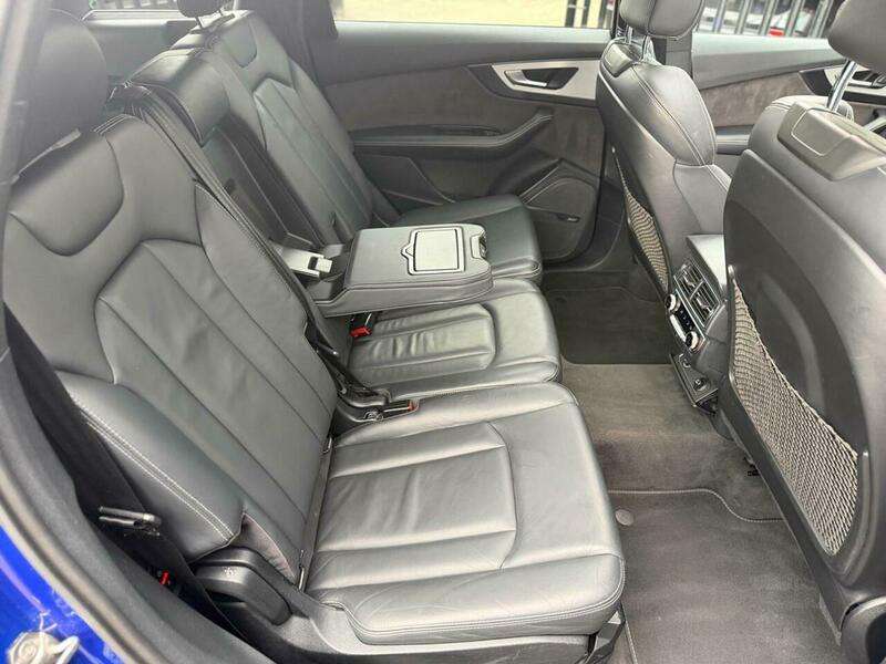 2017 AUDI SQ7 2017 AUDI SQ7