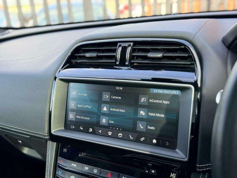 2017 JAGUAR F-PACE 2017 JAGUAR F-PACE