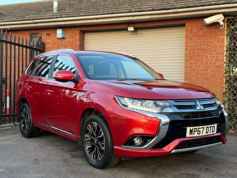 A 2017 MITSUBISHI OUTLANDER 2.0h 12kWh 4h CVT 4WD Euro 6 (s/s) 5dr A 2017 MITSUBISHI OUTLANDER 2.0h 12kWh 4h CVT 4WD Euro 6 (s/s) 5dr