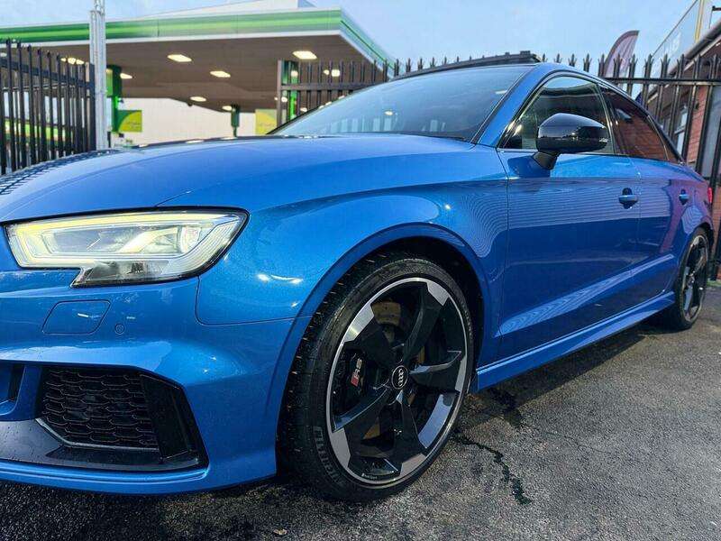 null AUDI RS3 null AUDI RS3
