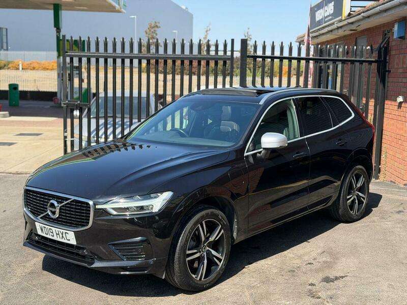 A 2019 VOLVO XC60 2.0h T8 Twin Engine 11.6kWh R-Design Auto AWD Euro 6 (s/s) 5dr A 2019 VOLVO XC60 2.0h T8 Twin Engine 11.6kWh R-Design Auto AWD Euro 6 (s/s) 5dr