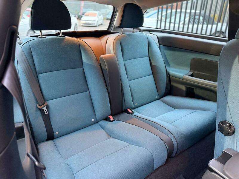 2011 VOLVO C30 2011 VOLVO C30