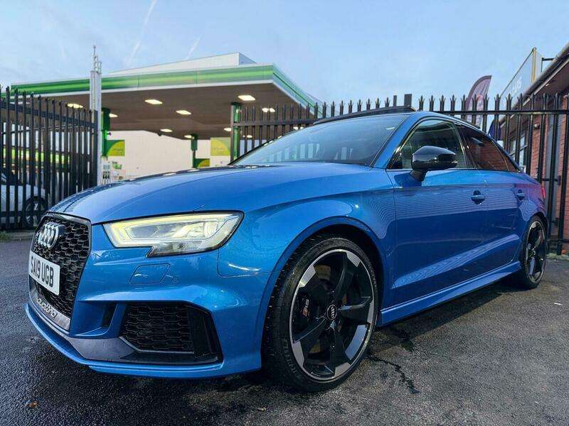 null AUDI RS3 null AUDI RS3