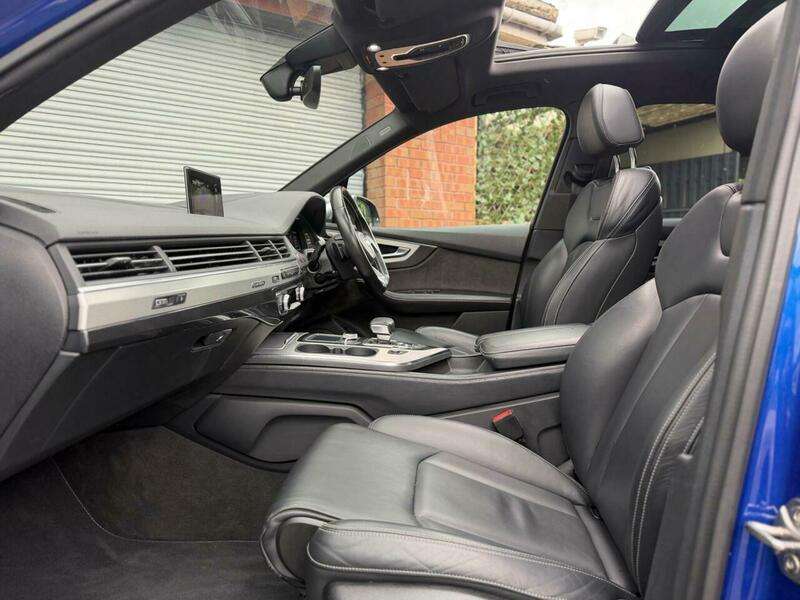 2017 AUDI SQ7 2017 AUDI SQ7