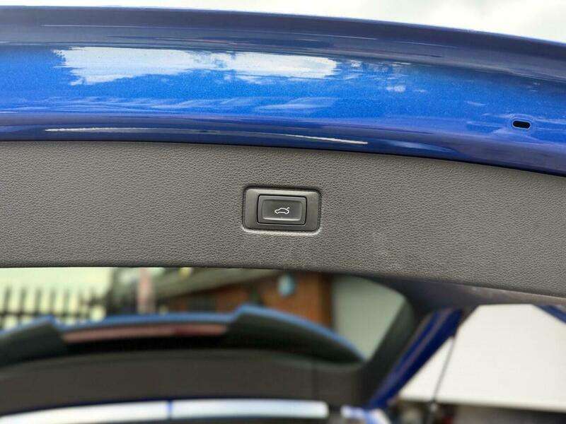 2017 AUDI SQ7 2017 AUDI SQ7