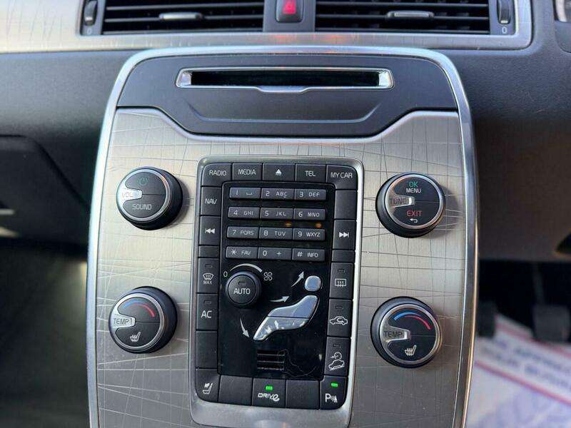 2011 VOLVO XC70 2011 VOLVO XC70