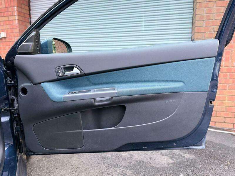 2011 VOLVO C30 2011 VOLVO C30