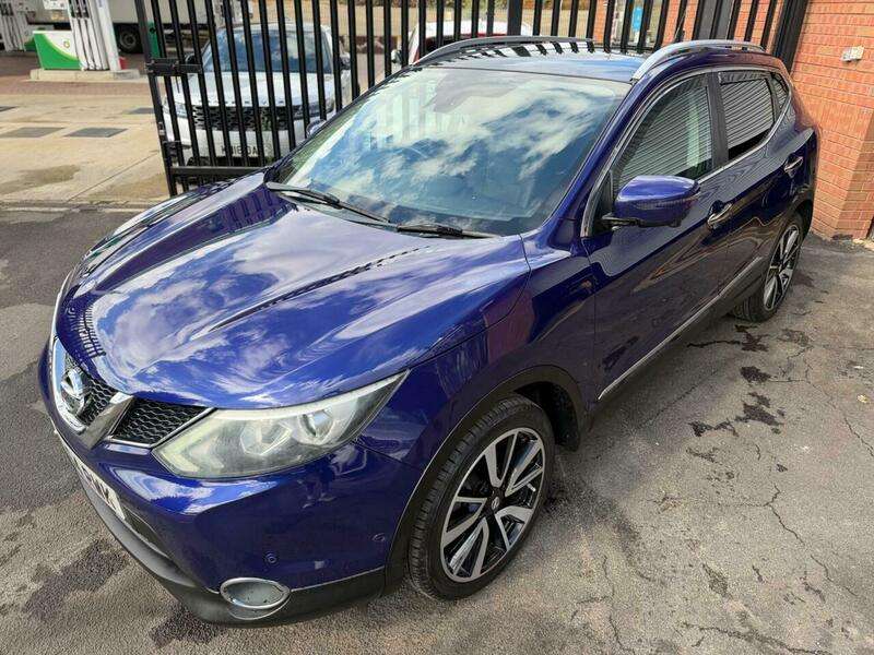 A 2014 NISSAN QASHQAI 1.5 dCi Tekna 2WD Euro 5 (s/s) 5dr A 2014 NISSAN QASHQAI 1.5 dCi Tekna 2WD Euro 5 (s/s) 5dr