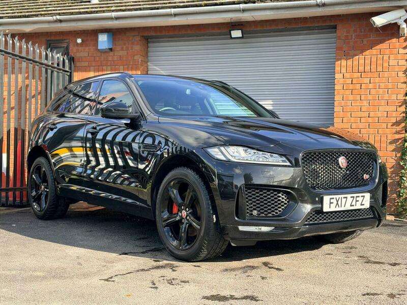 A 2017 JAGUAR F-PACE 3.0 D300 V6 S Auto AWD Euro 6 (s/s) 5dr A 2017 JAGUAR F-PACE 3.0 D300 V6 S Auto AWD Euro 6 (s/s) 5dr