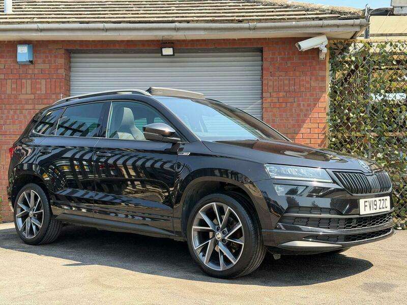 A 2019 SKODA KAROQ 2.0 TSI SportLine DSG 4WD Euro 6 (s/s) 5dr A 2019 SKODA KAROQ 2.0 TSI SportLine DSG 4WD Euro 6 (s/s) 5dr