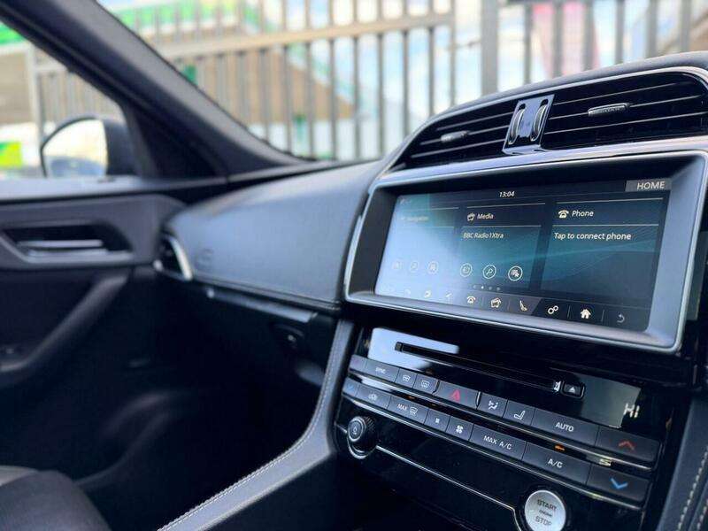 2017 JAGUAR F-PACE 2017 JAGUAR F-PACE