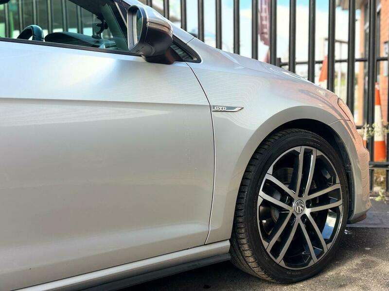 A 2016 VOLKSWAGEN GOLF 2.0 TDI BlueMotion Tech GTD DSG Euro 6 (s/s) 5dr A 2016 VOLKSWAGEN GOLF 2.0 TDI BlueMotion Tech GTD DSG Euro 6 (s/s) 5dr