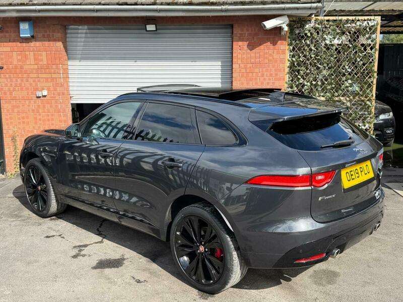 A 2019 JAGUAR F-PACE 3.0 D300 V6 S Auto AWD Euro 6 (s/s) 5dr A 2019 JAGUAR F-PACE 3.0 D300 V6 S Auto AWD Euro 6 (s/s) 5dr