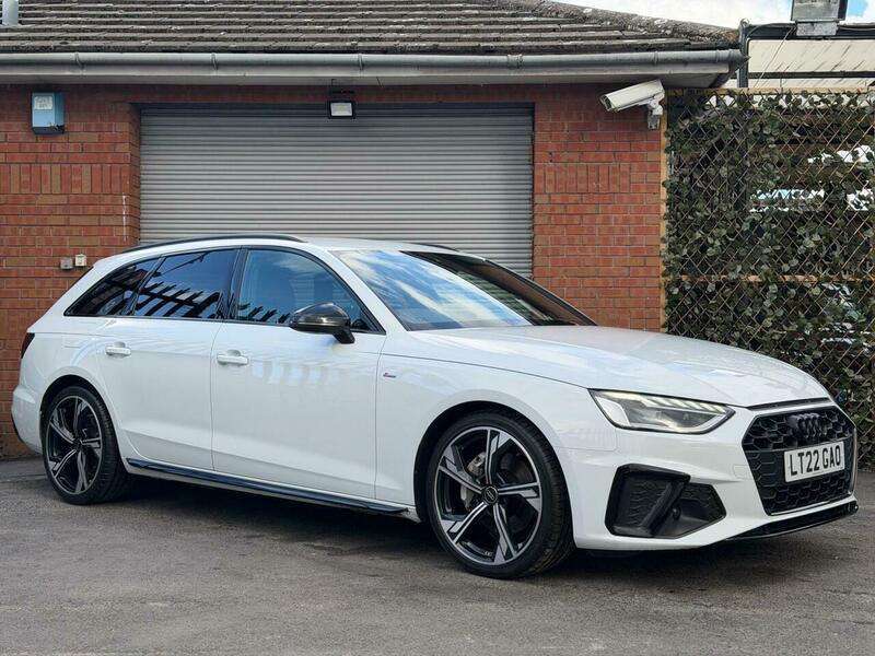 A 2022 AUDI A4 AVANT 2.0 TDI 40 Black Edition S Tronic quattro Euro 6 (s/s) 5dr A 2022 AUDI A4 AVANT 2.0 TDI 40 Black Edition S Tronic quattro Euro 6 (s/s) 5dr