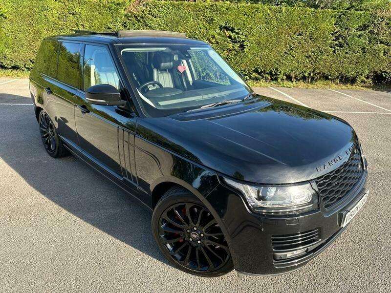 A 2013 LAND ROVER RANGE ROVER SDV8 VOGUE A 2013 LAND ROVER RANGE ROVER SDV8 VOGUE