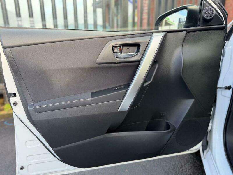 2015 TOYOTA AURIS 2015 TOYOTA AURIS