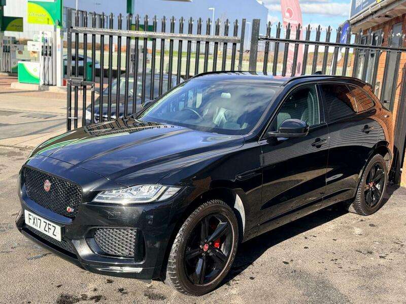 2017 JAGUAR F-PACE 2017 JAGUAR F-PACE