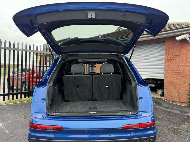 2017 AUDI SQ7 2017 AUDI SQ7