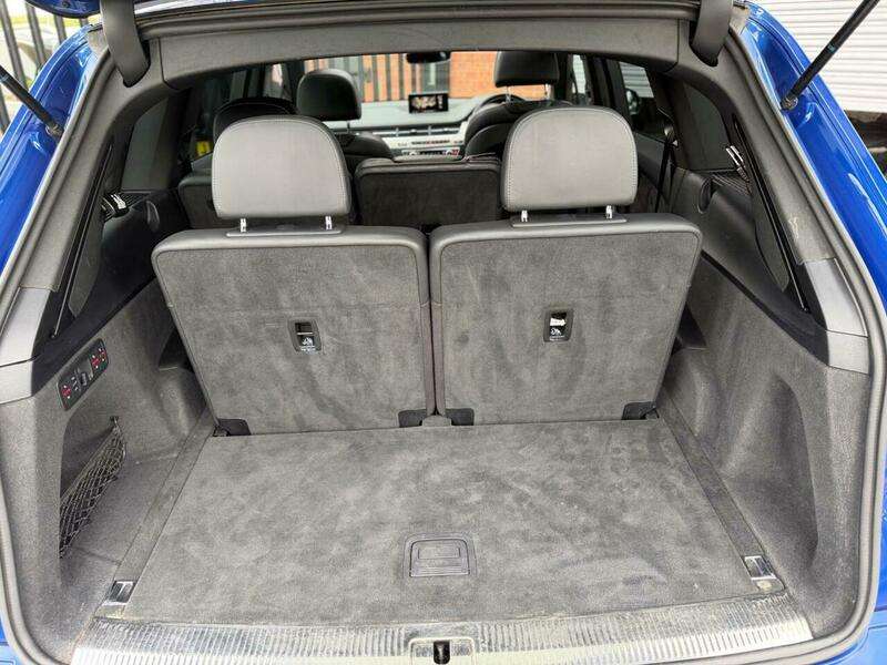 2017 AUDI SQ7 2017 AUDI SQ7