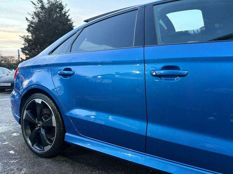 null AUDI RS3 null AUDI RS3