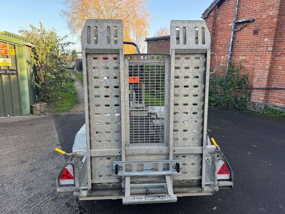 null FORD COURIER null FORD COURIER