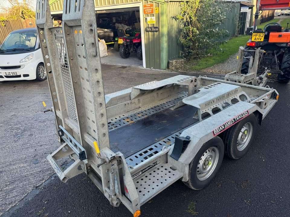 null FORD COURIER null FORD COURIER