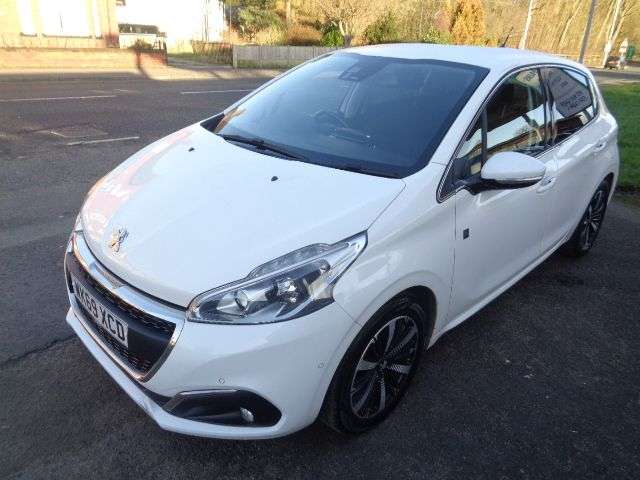 A 2019 PEUGEOT 208 1.2 S/S TECH EDITION 5d 82 BHP SAT NAV PARK SENSORS SAT NAV LOW INSURANCE S A 2019 PEUGEOT 208 1.2 S/S TECH EDITION 5d 82 BHP SAT NAV PARK SENSORS SAT NAV LOW INSURANCE S