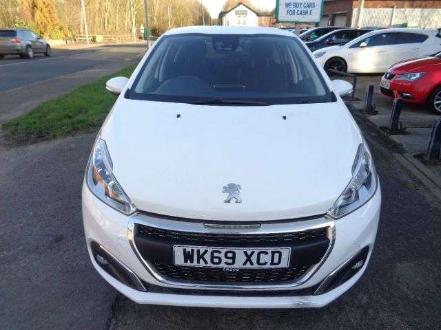 A 2019 PEUGEOT 208 1.2 S/S TECH EDITION 5d 82 BHP SAT NAV PARK SENSORS SAT NAV LOW INSURANCE S A 2019 PEUGEOT 208 1.2 S/S TECH EDITION 5d 82 BHP SAT NAV PARK SENSORS SAT NAV LOW INSURANCE S