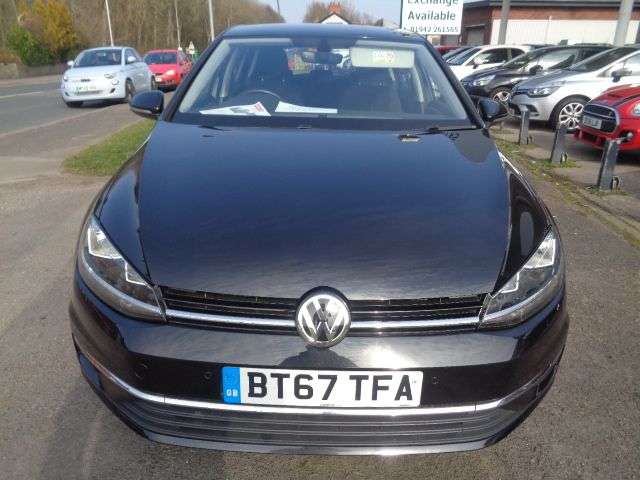A 2017 VOLKSWAGEN GOLF 1.6 TDI SE Hatchback 5dr Diesel Manual Euro 6 (s/s) (115 ps) APPLE CAR PLAY A 2017 VOLKSWAGEN GOLF 1.6 TDI SE Hatchback 5dr Diesel Manual Euro 6 (s/s) (115 ps) APPLE CAR PLAY