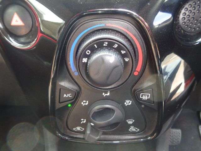 2015 TOYOTA AYGO 2015 TOYOTA AYGO