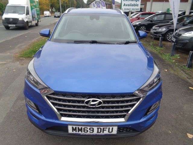 A 2019 HYUNDAI TUCSON 1.6 GDi SE Nav SUV 5dr Petrol Manual Euro 6 (s/s) (132 ps) LOW MILEAGE STUN A 2019 HYUNDAI TUCSON 1.6 GDi SE Nav SUV 5dr Petrol Manual Euro 6 (s/s) (132 ps) LOW MILEAGE STUN